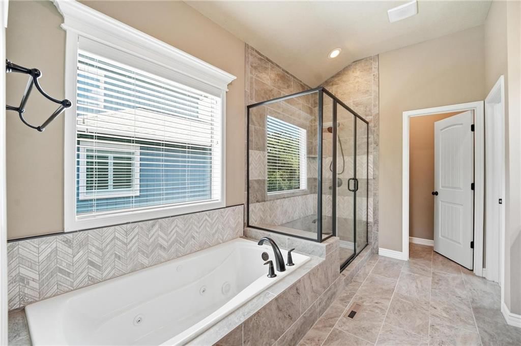 404 SE Mill Creek Drive — photo 39