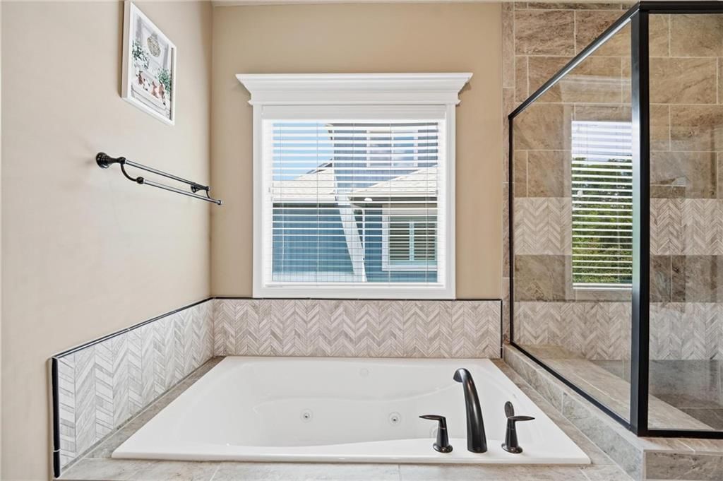 404 SE Mill Creek Drive — photo 40