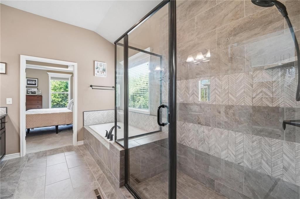 404 SE Mill Creek Drive — photo 41