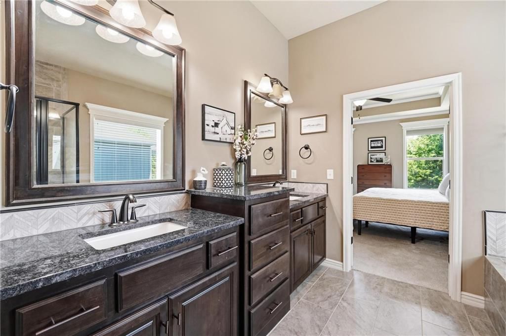 404 SE Mill Creek Drive — photo 42
