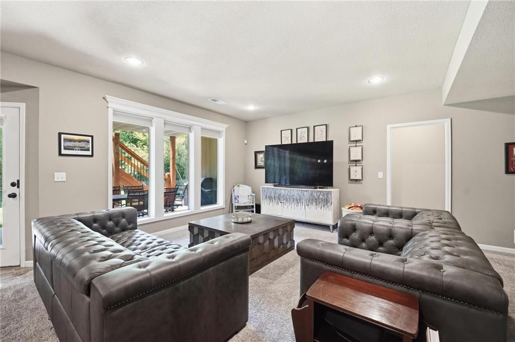 404 SE Mill Creek Drive — photo 46