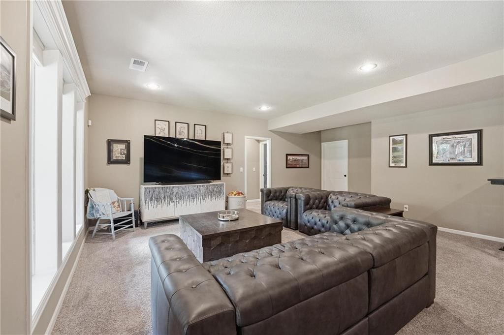 404 SE Mill Creek Drive — photo 47