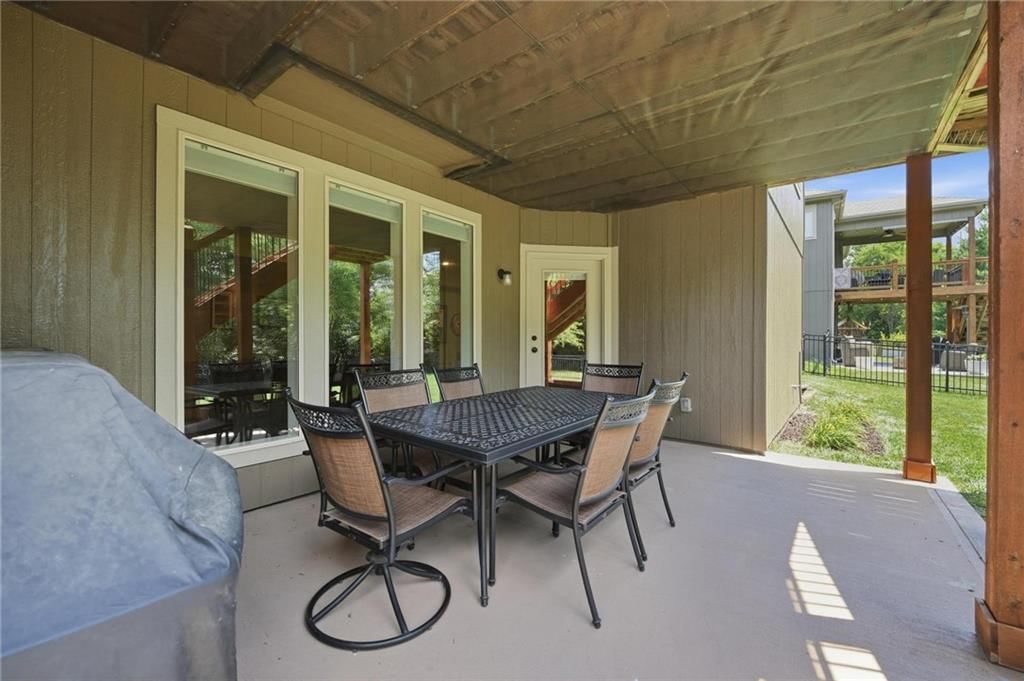 404 SE Mill Creek Drive — photo 58