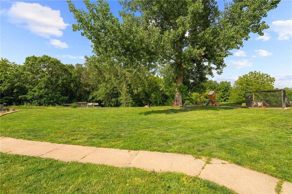 16527 Varner Road — photo 32