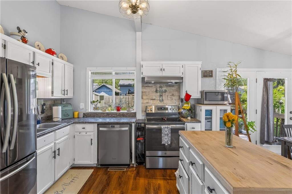 7006 NW 77th Street — photo 10