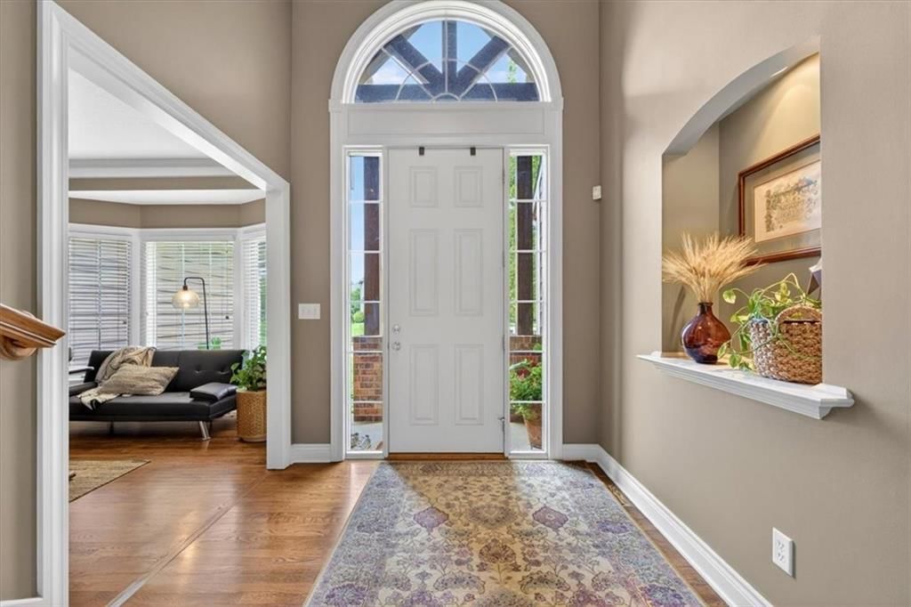 Photo 5 of 66 - 9406 Pleasant Avenue, Kansas City, MO 64138