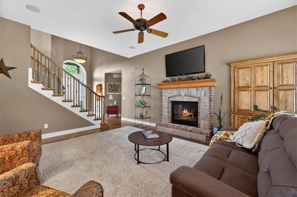 Photo 11 of 66 - 9406 Pleasant Avenue, Kansas City, MO 64138
