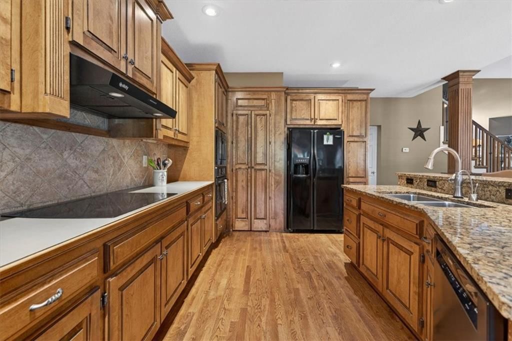 Photo 17 of 66 - 9406 Pleasant Avenue, Kansas City, MO 64138