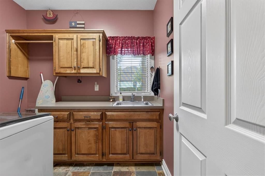 Photo 19 of 66 - 9406 Pleasant Avenue, Kansas City, MO 64138