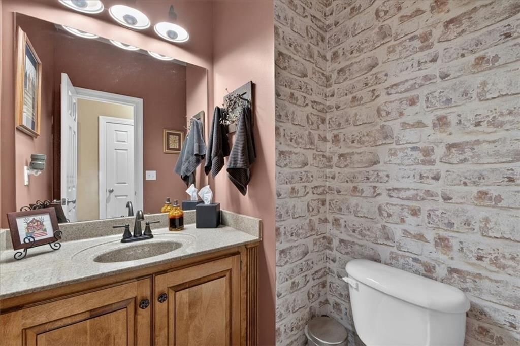 Photo 21 of 66 - 9406 Pleasant Avenue, Kansas City, MO 64138