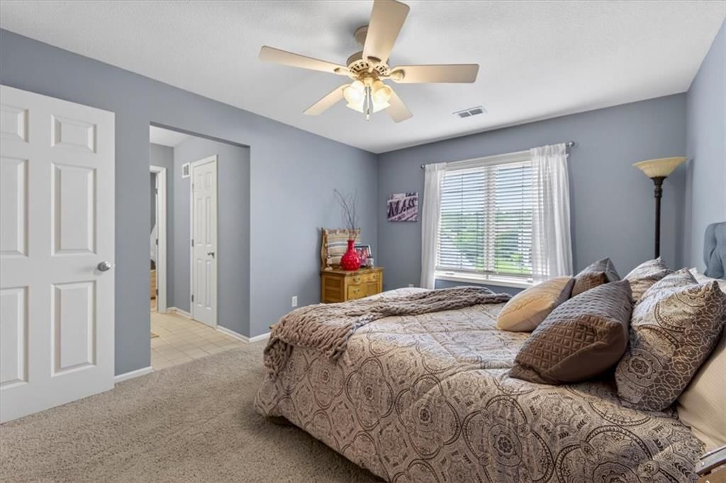 Photo 33 of 66 - 9406 Pleasant Avenue, Kansas City, MO 64138