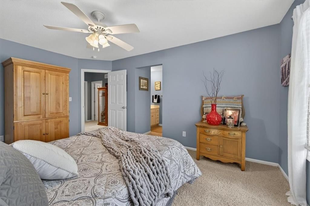 Photo 34 of 66 - 9406 Pleasant Avenue, Kansas City, MO 64138