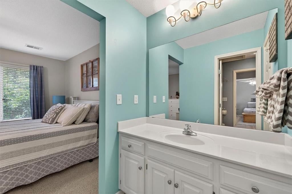 Photo 37 of 66 - 9406 Pleasant Avenue, Kansas City, MO 64138