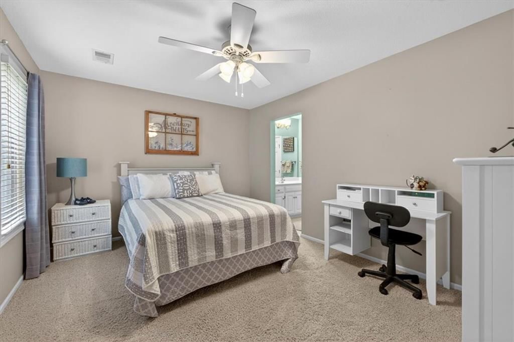 Photo 39 of 66 - 9406 Pleasant Avenue, Kansas City, MO 64138