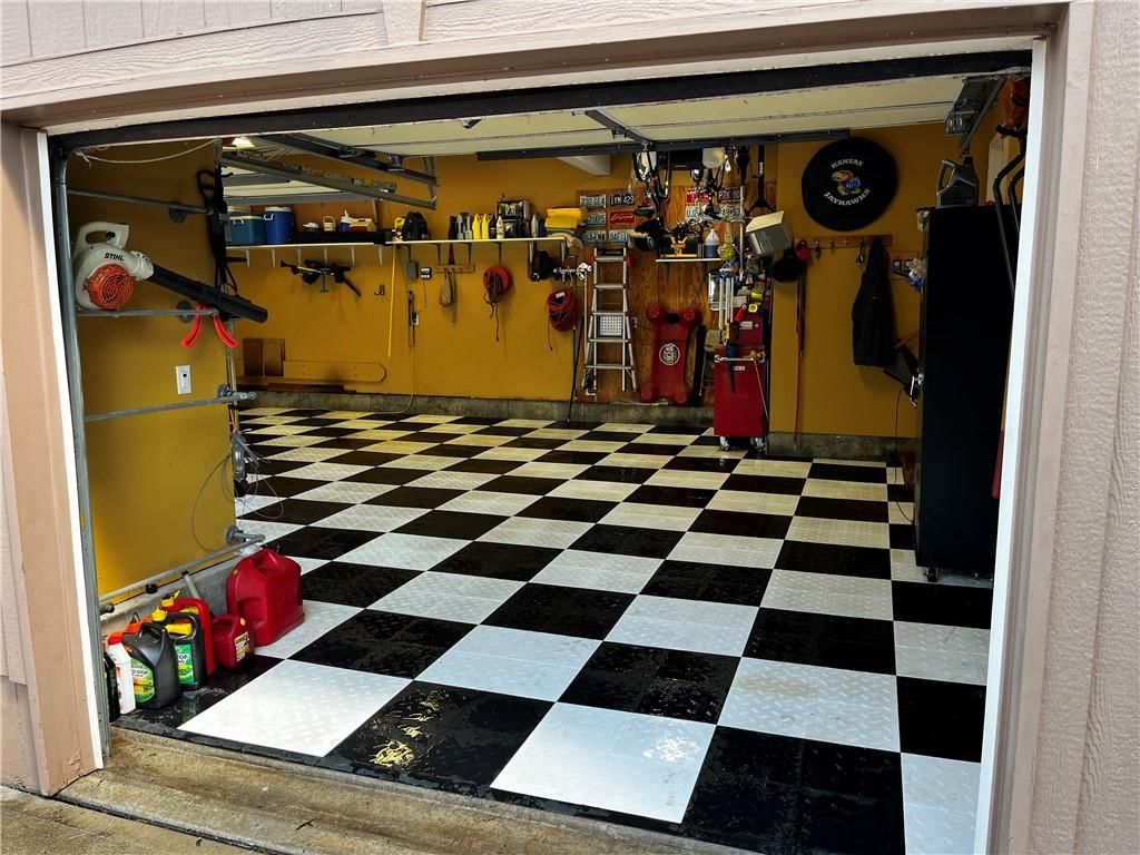Photo 61 of 66 - 9406 Pleasant Avenue, Kansas City, MO 64138