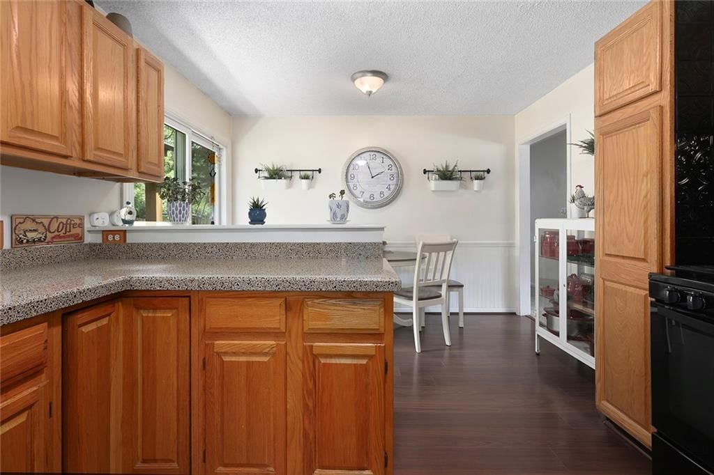 8001 Reeds Road — photo 10