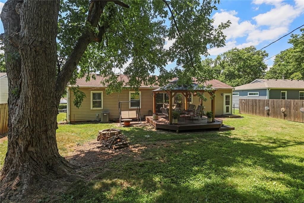8001 Reeds Road — photo 26