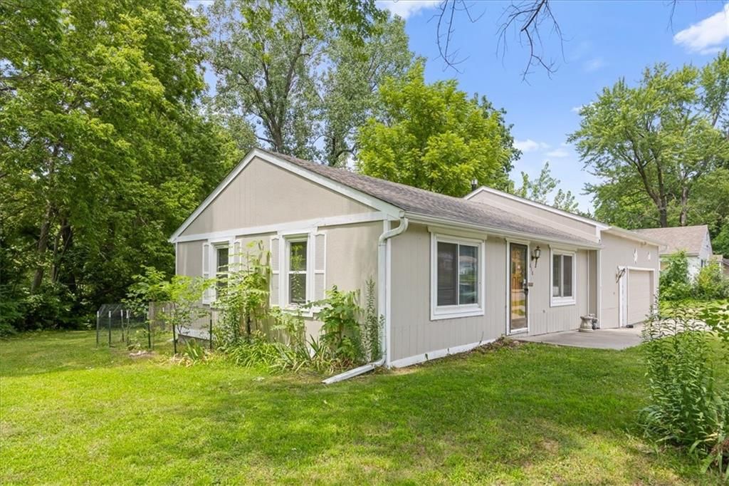 1618 S McCoy Street — photo 3