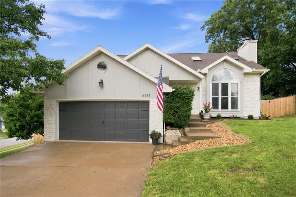 6453 N Amoret Avenue — photo 2