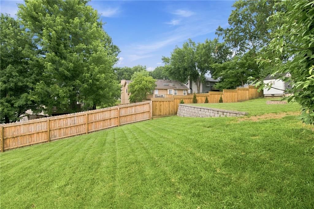 6453 N Amoret Avenue — photo 32