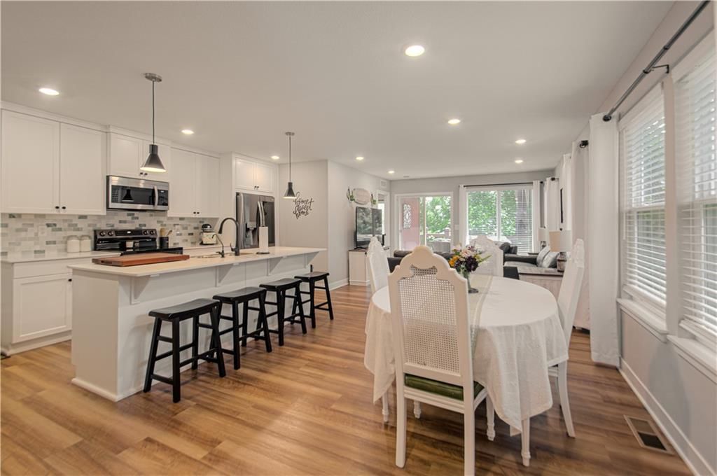 1410 Camden Court — photo 4