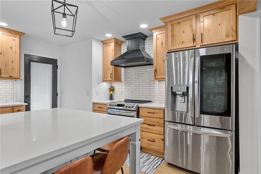 610 W Clark Street — photo 6