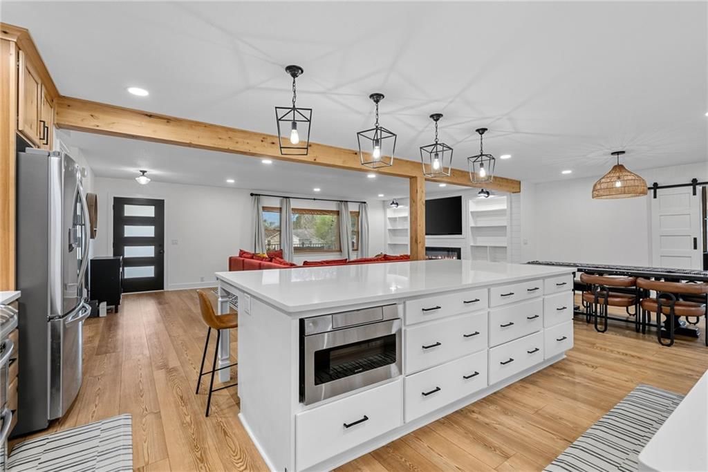 610 W Clark Street — photo 7