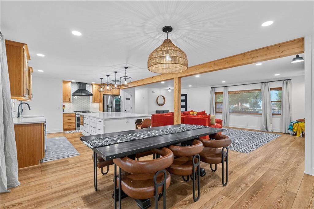 610 W Clark Street — photo 16
