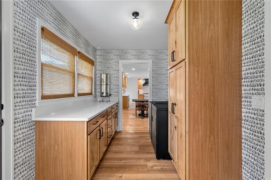 610 W Clark Street — photo 18