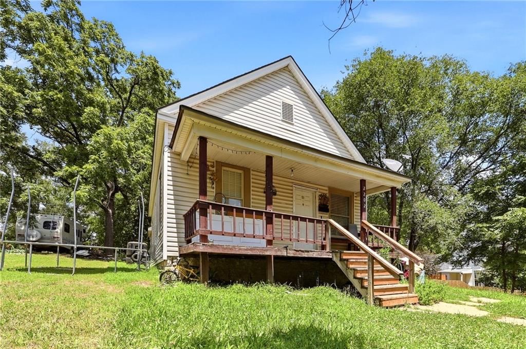 2202 Wood Avenue — photo 3