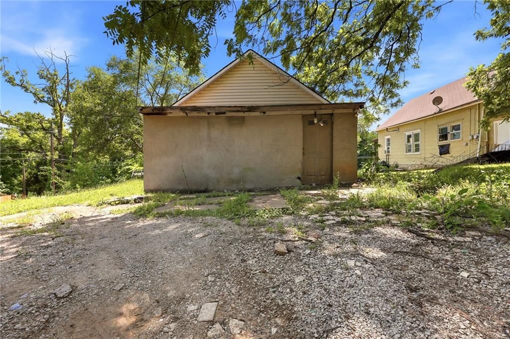 2202 Wood Avenue — photo 28