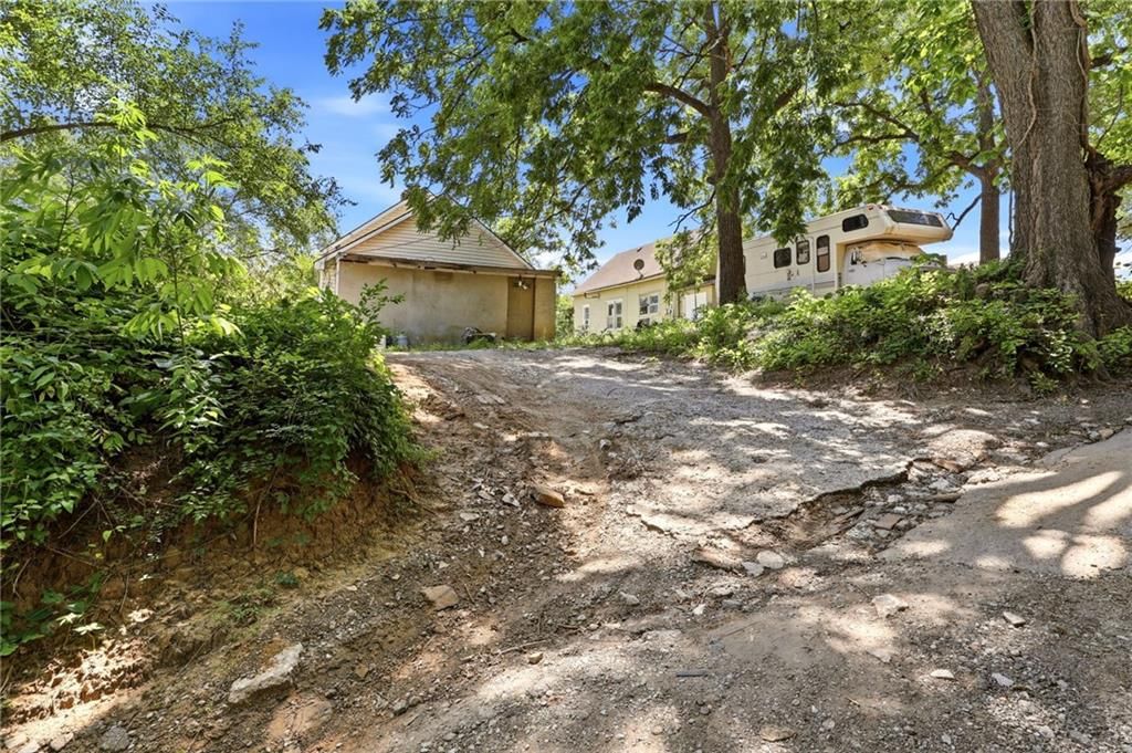 2202 Wood Avenue — photo 30