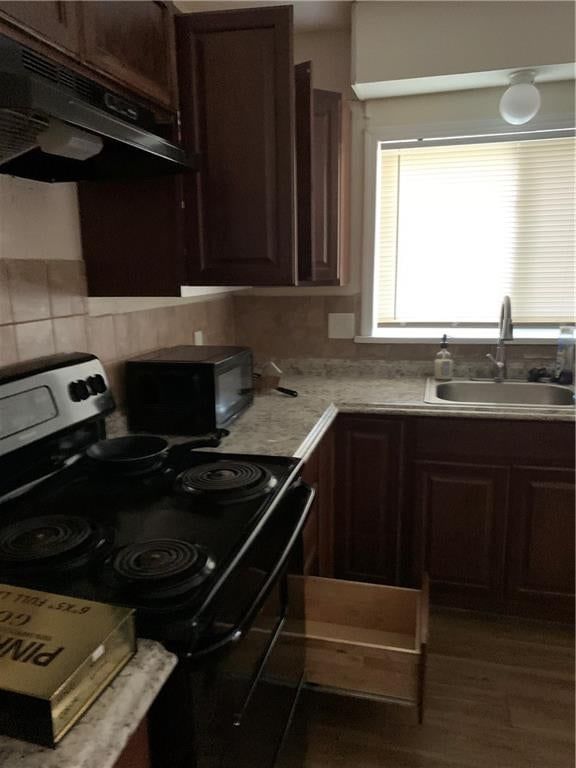 11718 Fuller Avenue — photo 4
