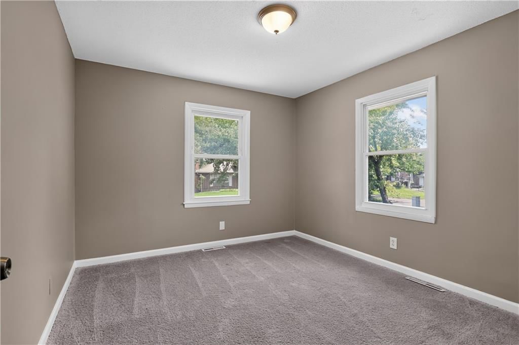 11718 Fuller Avenue — photo 26