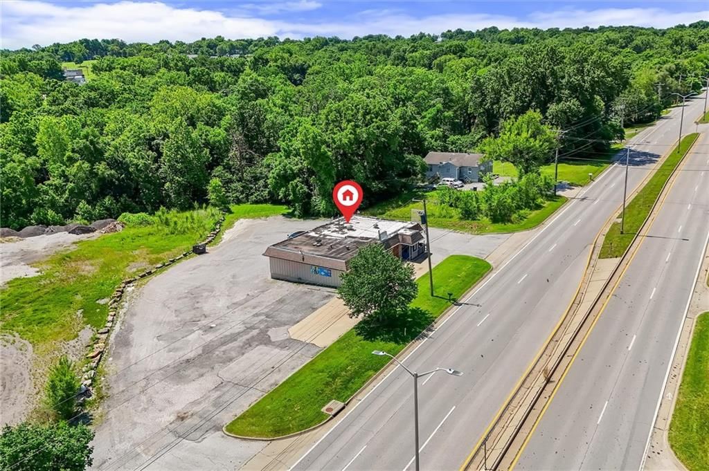 6135 NE Vivion Road — photo 4
