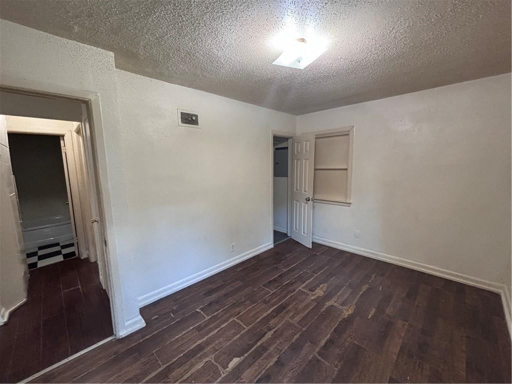 4436 Myrtle Avenue — photo 4
