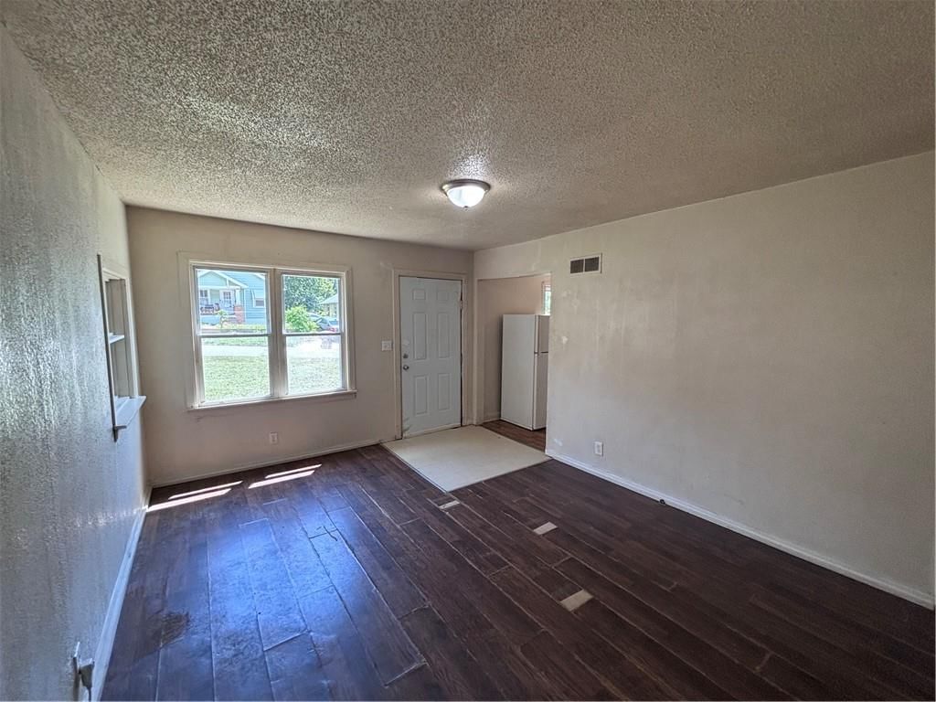 4436 Myrtle Avenue — photo 5