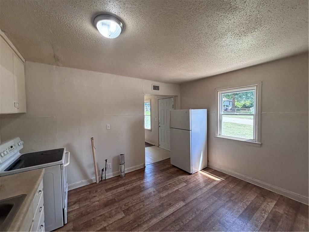 4436 Myrtle Avenue — photo 6
