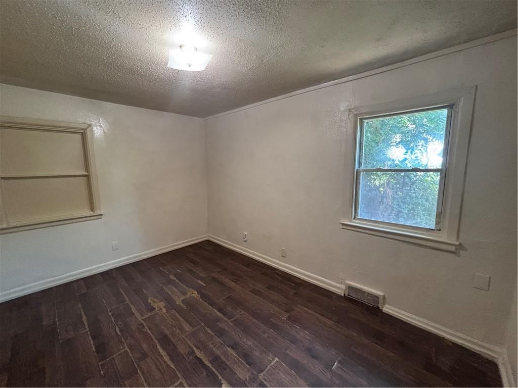 4436 Myrtle Avenue — photo 11