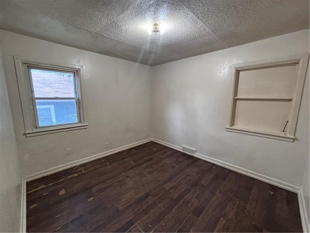 4436 Myrtle Avenue — photo 12