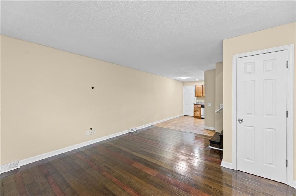 921 N Jan-Mar Drive — photo 3