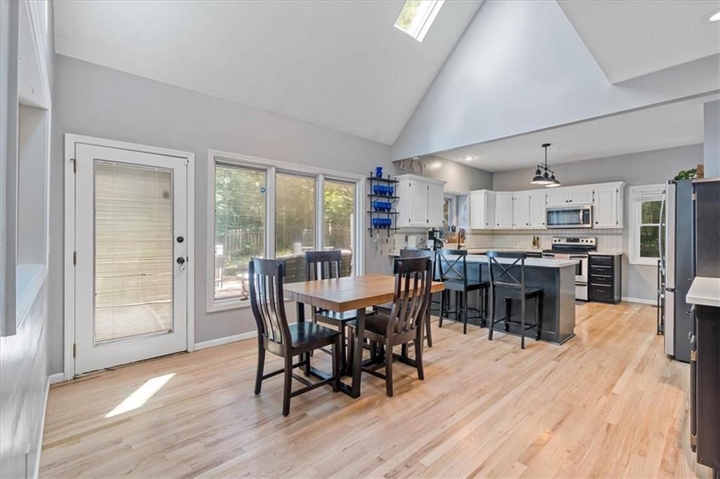 2925 NW Westbrooke Circle — photo 8