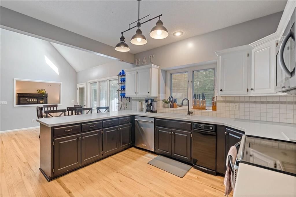 2925 NW Westbrooke Circle — photo 10