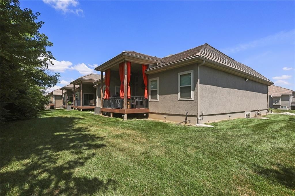 835 NE Lone Hill Drive — photo 32