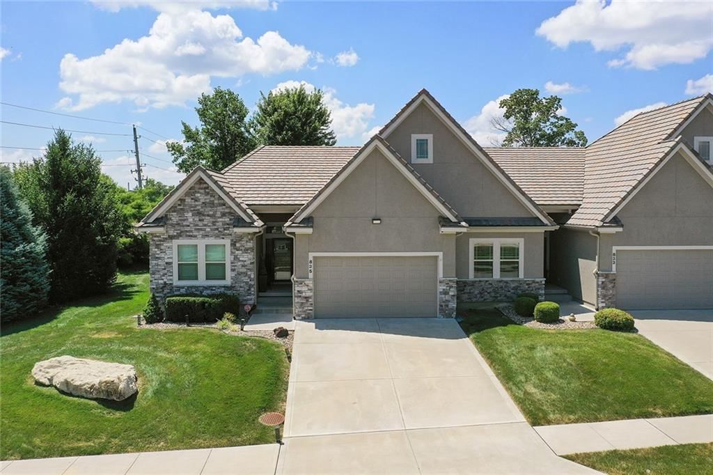 835 NE Lone Hill Drive — photo 34