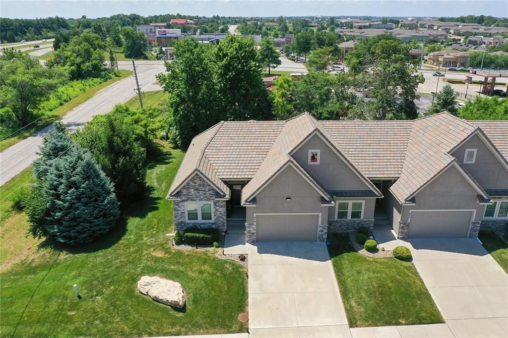 835 NE Lone Hill Drive — photo 35