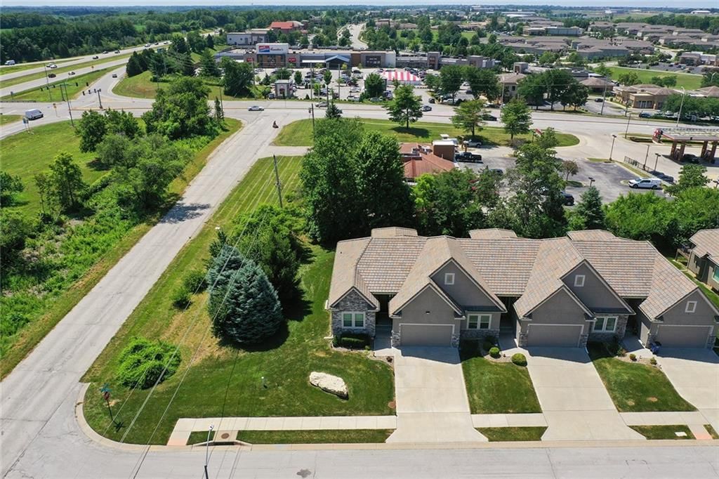 835 NE Lone Hill Drive — photo 36