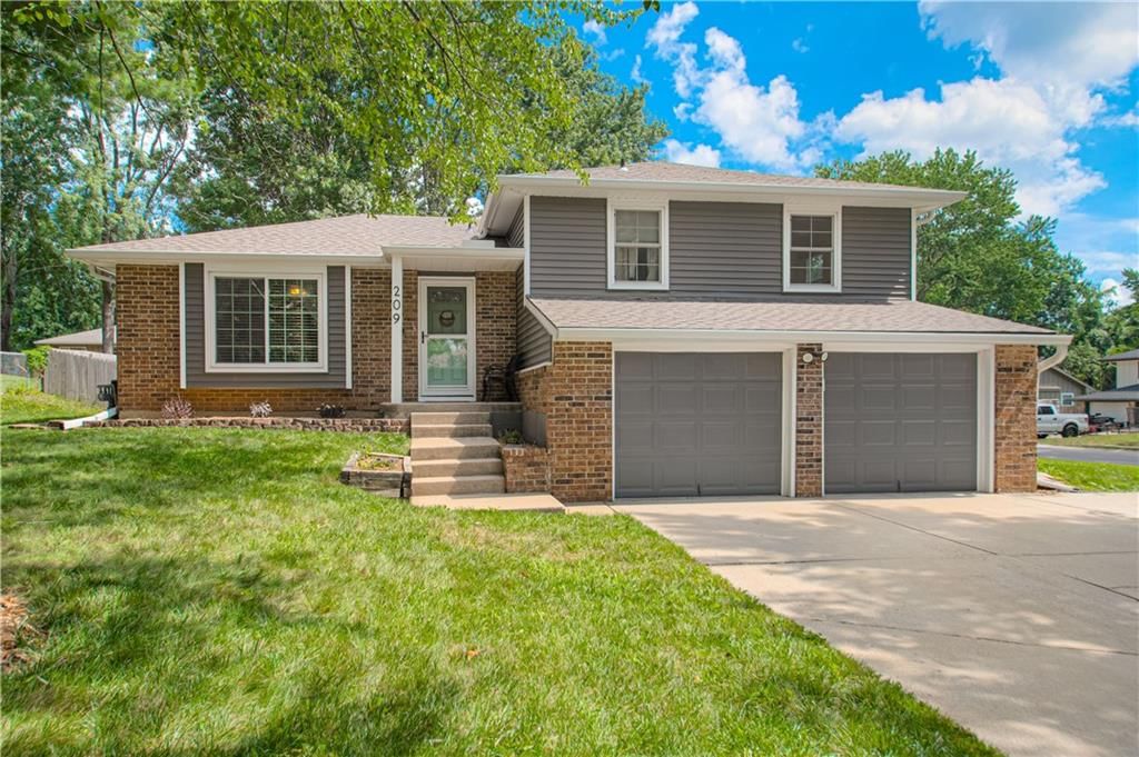 209 SW Palo Drive — photo 1