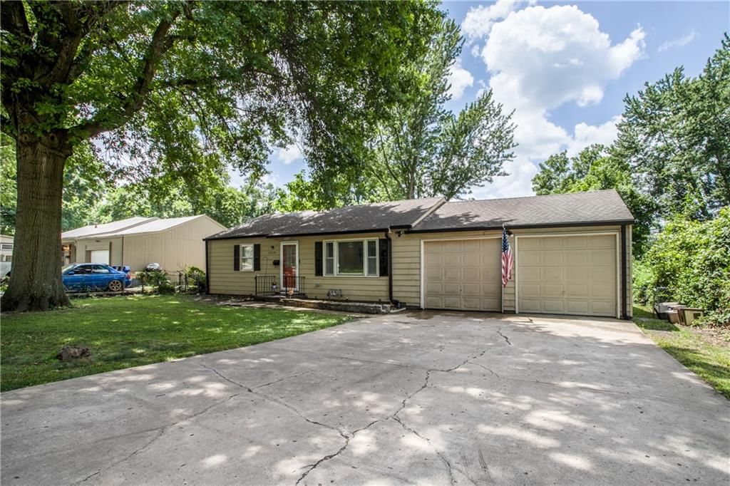 12710 7TH Street, Grandview, MO