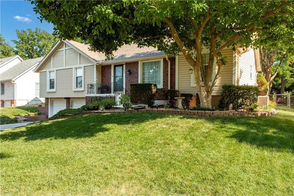 404 NE Locust Drive — photo 2